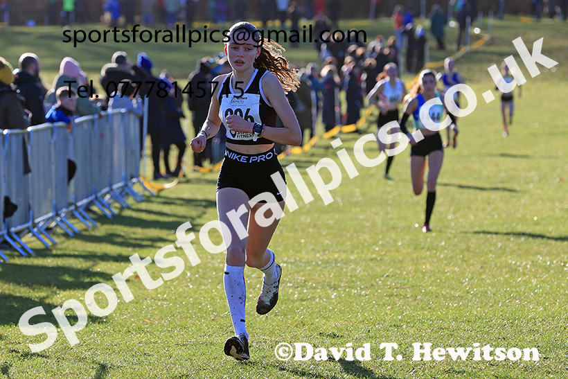 Womens under-17s 2025 Northern Cross Country Champs, Tatton Park, Knutsford, Cheshire. Photo: David T. Hewitson/Sports for All Pics